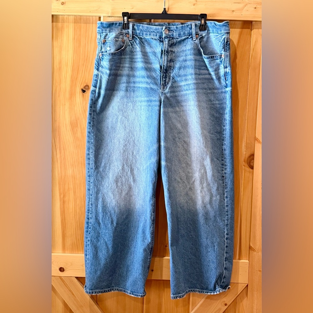 American Eagle  18 short Curvy Super High rise wide leg Baggy straight Jeans